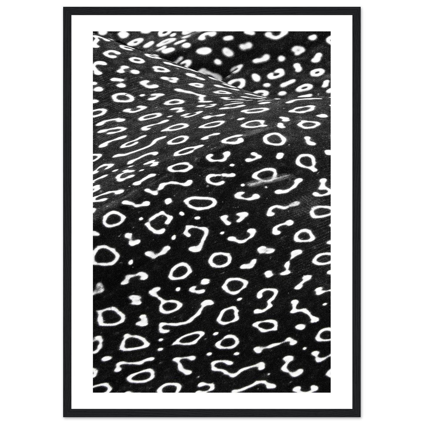 AWARD WINNER 2023 - SPOTTED EAGLE RAY PATTERN - WOODEN FRAME