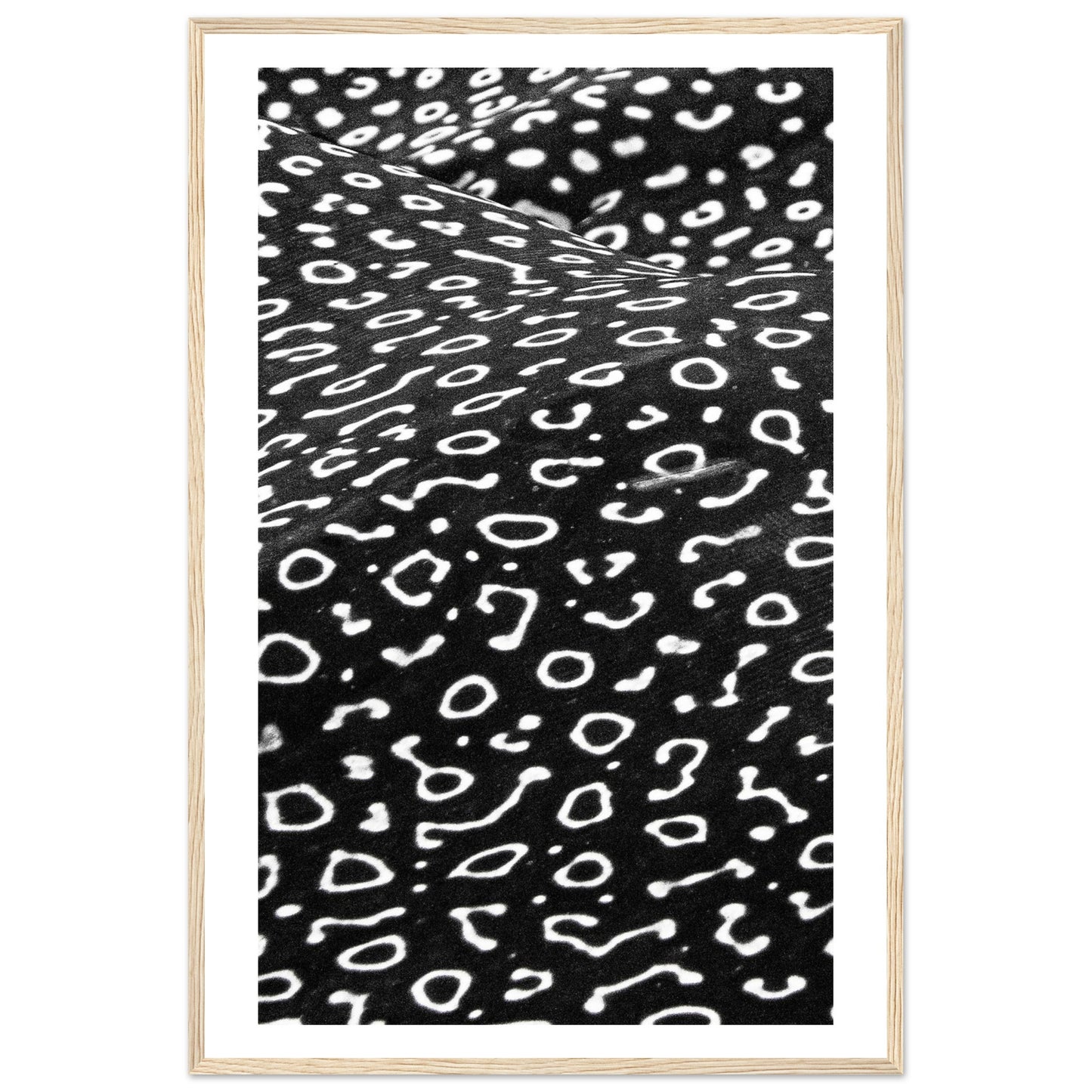 AWARD WINNER 2023 - SPOTTED EAGLE RAY PATTERN - WOODEN FRAME